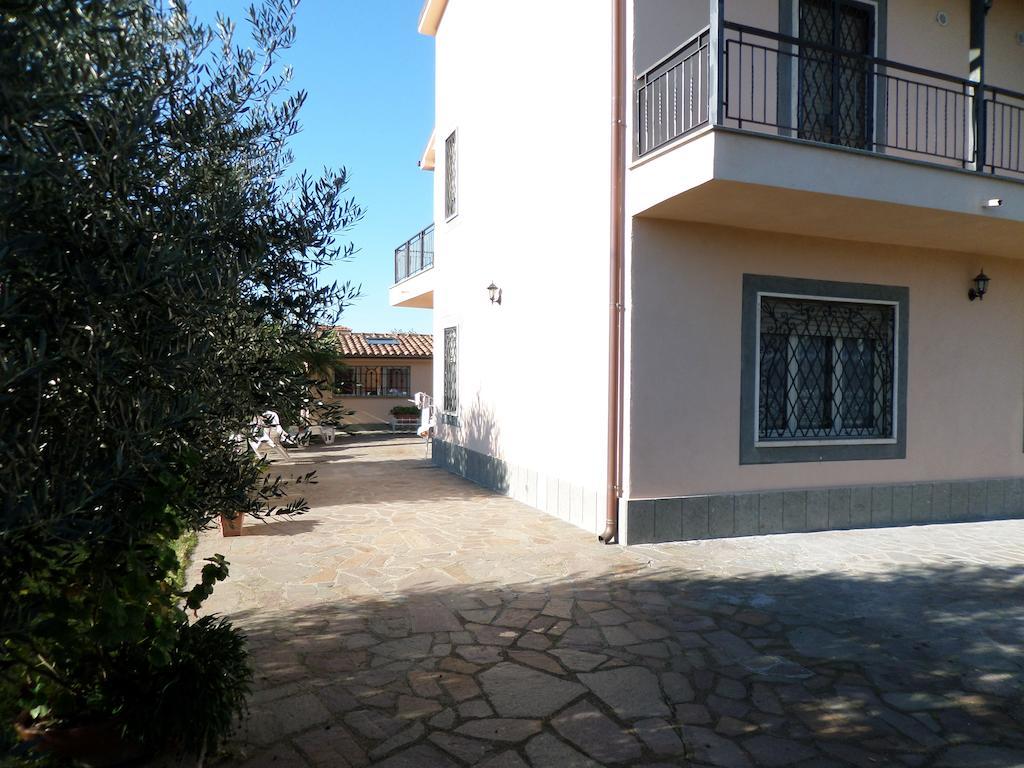 B&B Villino Lory Marino Buitenkant foto